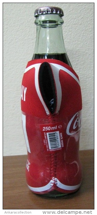 AC - COCA COLA EMPTY BOTTLE & CROWN CAP TURKISH FOOTBALL NATIONAL TEAM NAMES SOCCER - 11 - OLCAY - Bottiglie