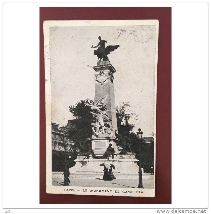 Paris  Le Monument De Gambetta - Statues