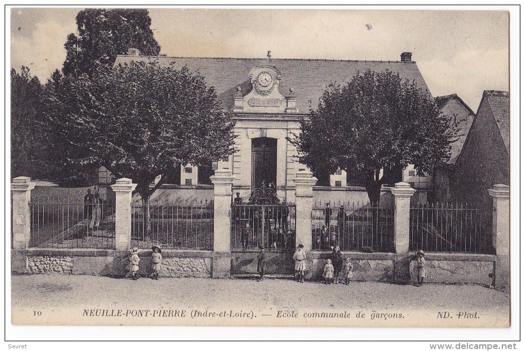 NEUILLE PONT PIERRE -  Ecole Communale.de Garçons. - Neuillé-Pont-Pierre