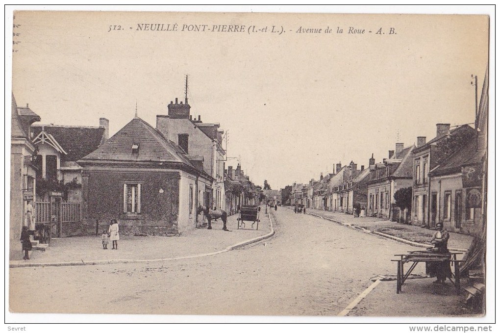 NEUILLE PONT PIERRE -  Avenue De La Roue. - Neuillé-Pont-Pierre