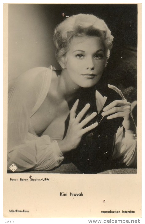 Kim Novak. - Artistes