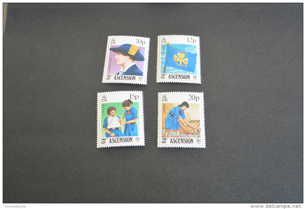 F7158- Set -Ascension 1985 SC 377-380 MNH Scouting Girl Scouts - Ascension