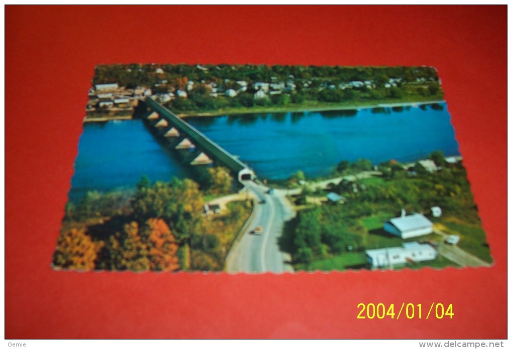 M 351 ° CANADA   AVEC PHILATELIE  ° LONGEST COVERED BRIDGE IN THE WORLD - Cartes Modernes