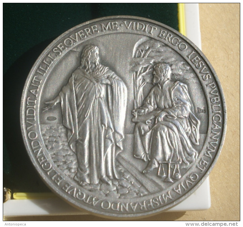 VATICAN 2013 - POPE FRANCESCO FIRST YEAR OFFICIAL SILVER MEDAILLON - Vaticano