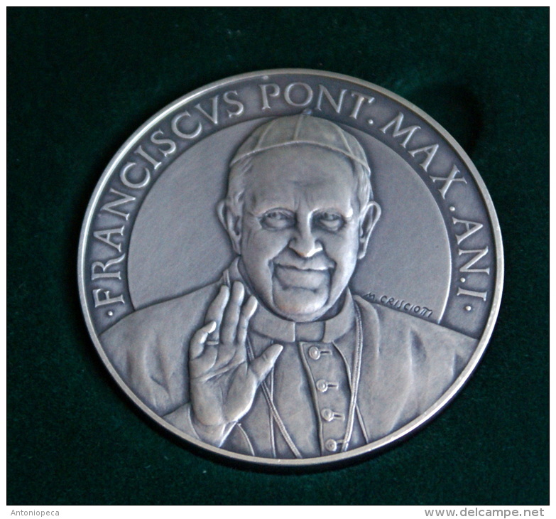 VATICAN 2013 - POPE FRANCESCO FIRST YEAR OFFICIAL SILVER MEDAILLON - Vaticano