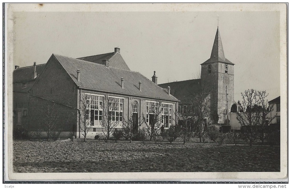Deftinge   -  FOTOKAART  -   Lagere School En Kerk. - Lierde