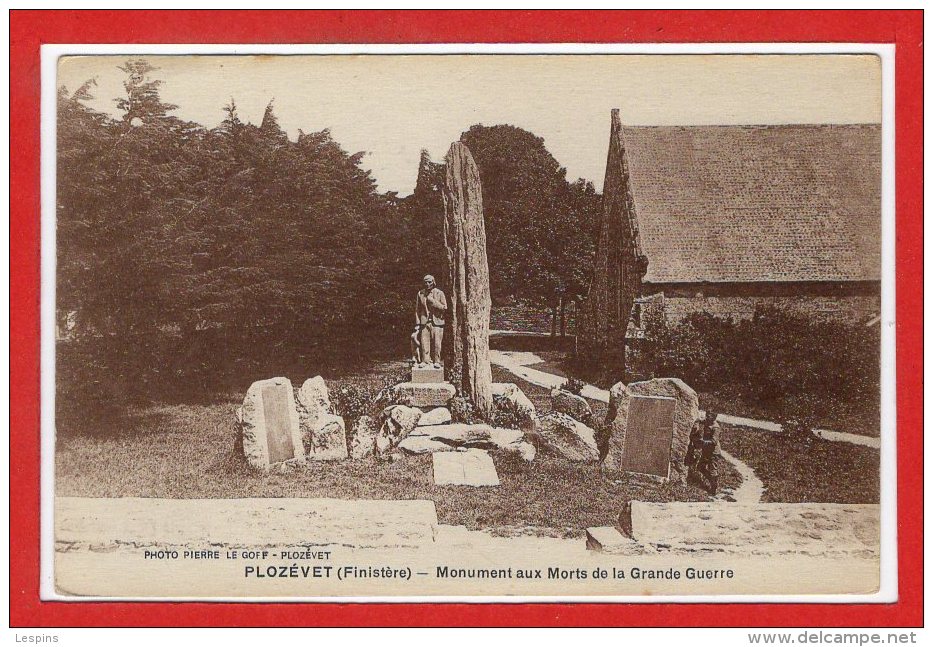 29 - PLOZEVET --  Monument Aus Morts De... - Plozevet