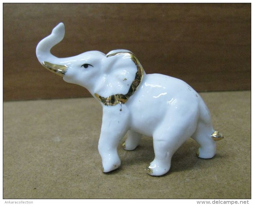 AC - KUTAHYA CERAMICS - ELEPHANT 7 PIECES CERAMIC KNICK KNACK FIGURE FROM TURKEY