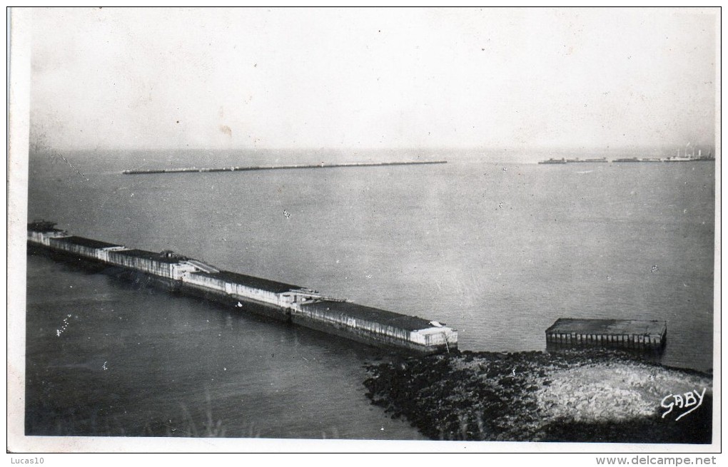 (D)  14  Arromanches Les Bains Brise Lames Du Port Artificiel - Arromanches