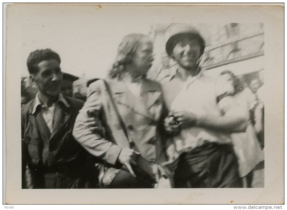 Photo Libération De Bordeaux,  Femme Prisonnière 1944 N°3 - 1939-45