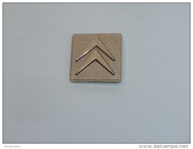 Pin's LOGO CITROEN ARGENT, Signe DECAT - Citroën