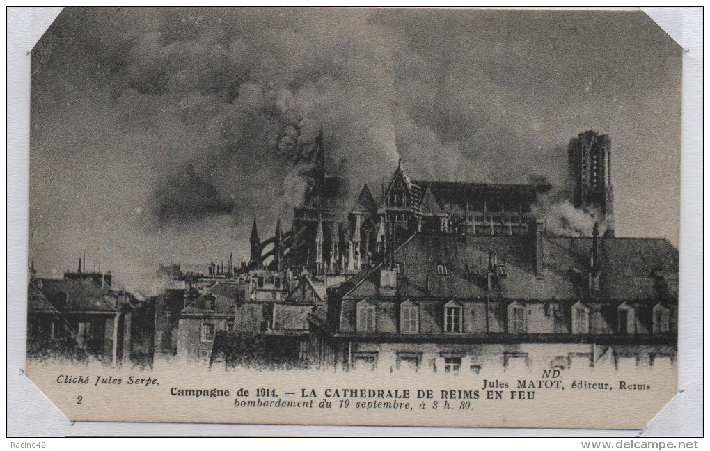 CP GUERRE 14-18 - REIMS - LA CATHEDRALE EN FEU ....BOMBARDEMENT DU 19/09 .....cliché 3 - Guerre 1914-18