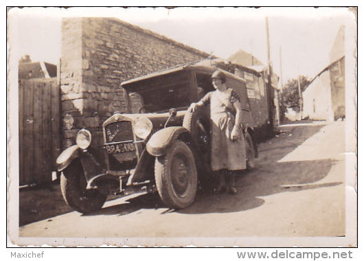 Photographie 5.8 X 8.5 - Norges (21) 1940 Début De Tournée Pour Cette Vendeuse Ambulante En De Dion Bouton KB 1928 - Automobiles