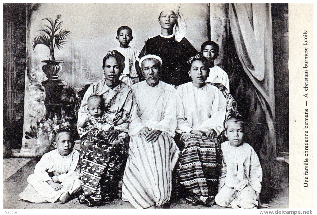 Unefamille Chrétienne Birmane - Myanmar (Burma)