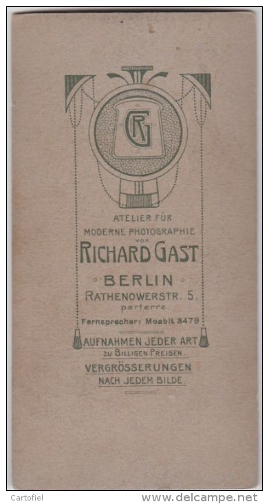 CDV-CARTE DE VISITE-PHOTO-SOLDAT-MILITAIR-ALLEMAND-PICKELHAUBE-PHOTO-RICHARD GAST-BERLIN-VOYEZ 2 SCANS ! ! ! - Guerre, Militaire