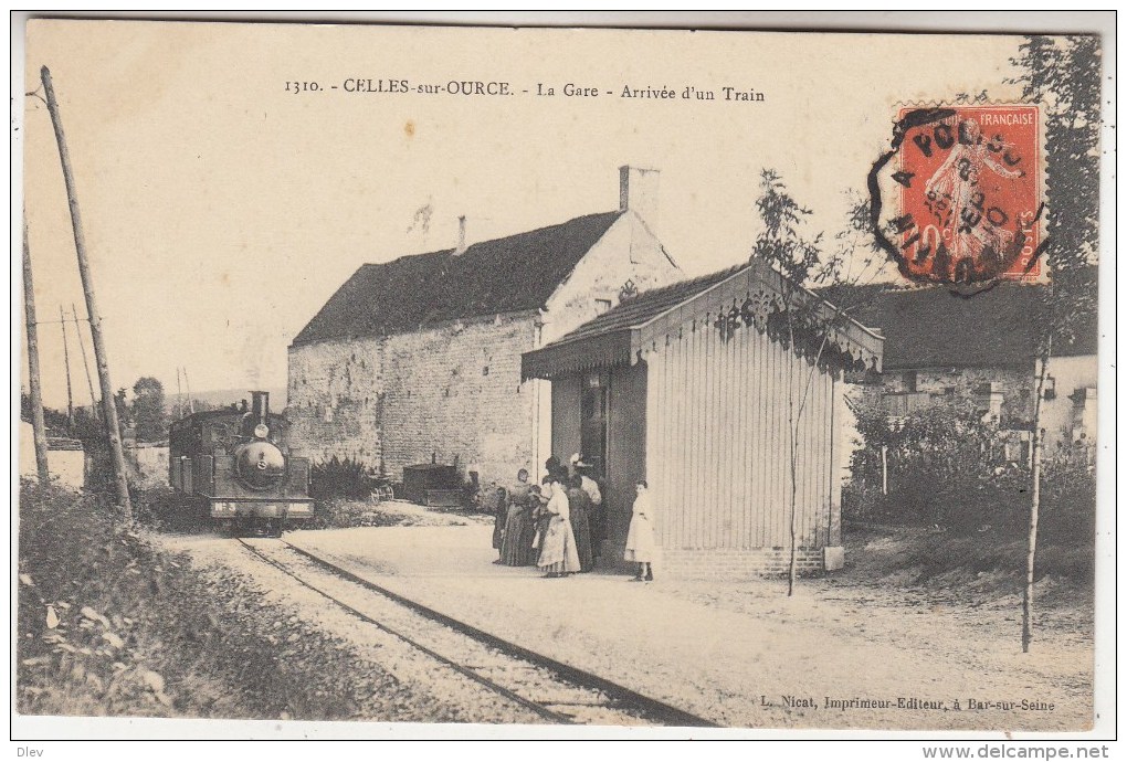 Celles-sur-Ource - La Gare - Arrivée D´ Un Train - Animée - Edit. L. Nicat, Bar-sur-Seine N° 1310 - Gares - Avec Trains