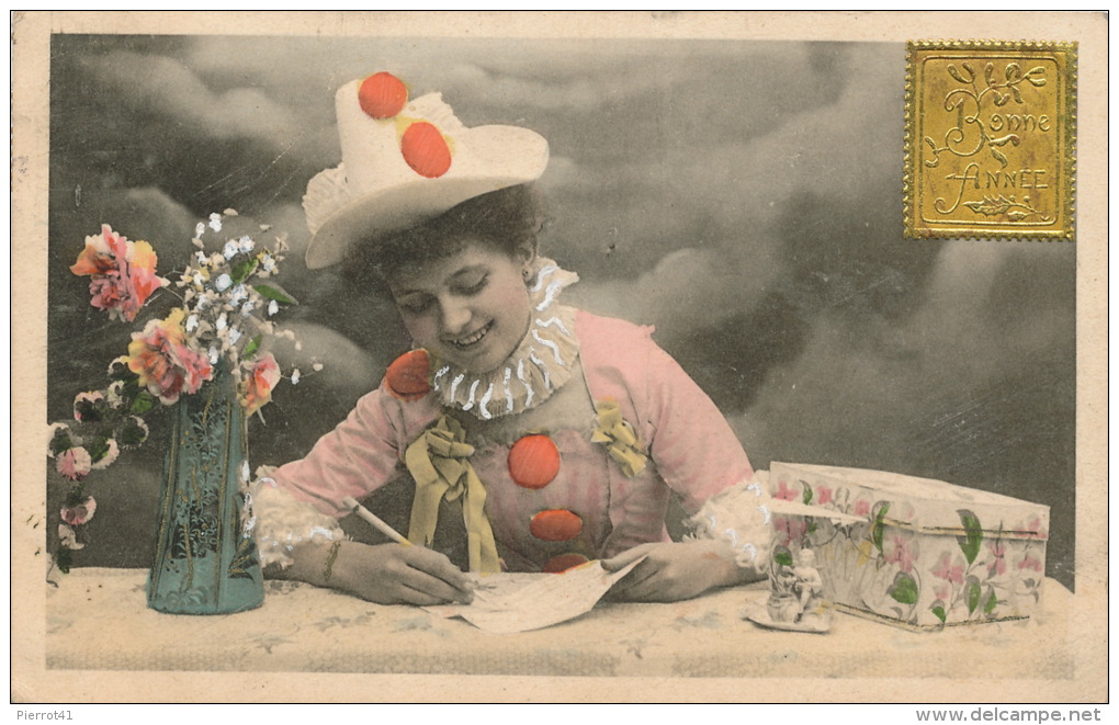 FEMMES - FRAU - LADY - Jolie Carte Fantaisie Femme Clown Avec Timbre Doré De "Bonne Année" - ARISTOGRAPHIE 307 - Femmes