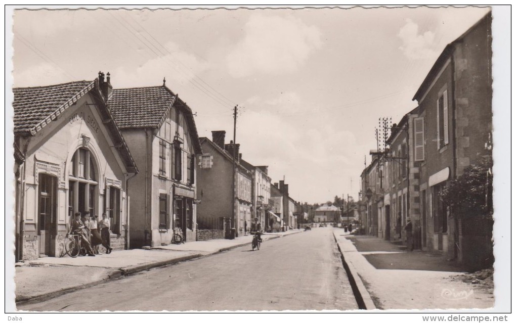 Cercy-la-Tour. Avenue De La Gare. - Altri & Non Classificati