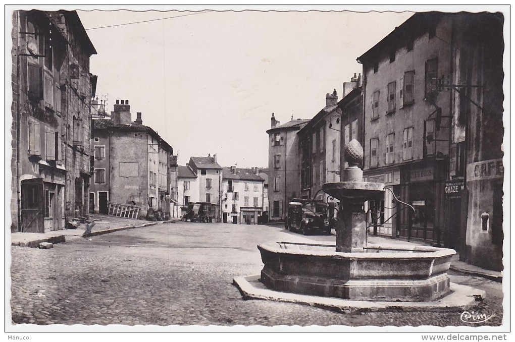 CPSM - 48 - LOZERE - LANGOGNE - PLACE NOTRE DAME + CAMION DE POMPIERS LAFLY - Langogne