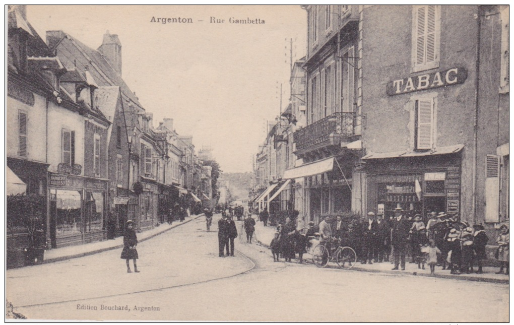 ARGENTON ( 36 - Indre ) - Rue Gambetta ( Animée, Personnes, Tabac ...) - Sonstige & Ohne Zuordnung