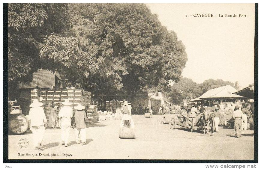 CPA - Cayenne - La Rue Du Port - Cayenne