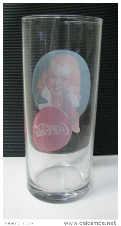 AC - COCA COLA ACTRESS ILLUSTRATED GLASS FROM TURKEY - Kopjes, Bekers & Glazen