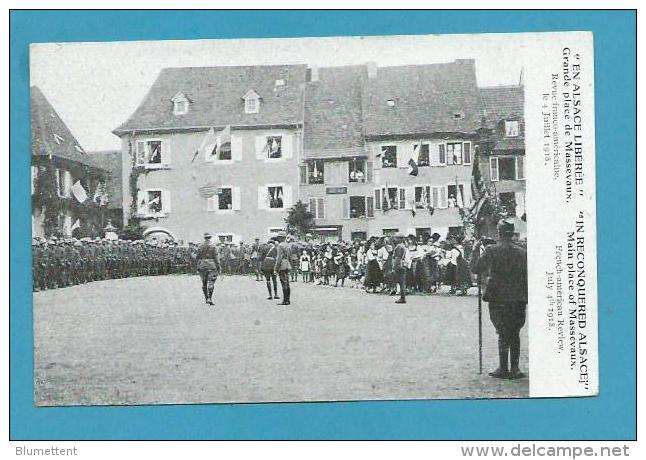 CPA EN ALSACE LIBEREE - Militaires Grande Place De MASSEVAUX 68 - Masevaux