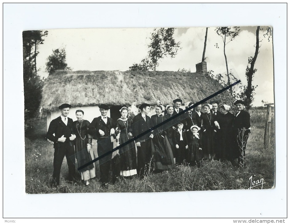 Carte Coupée  - "La Vendée" - Costumes Maraichins - Saint Jean De Monts