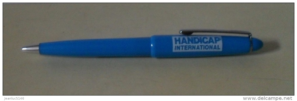 Stylo Publicitaire Association Handicap International - Schreibgerät