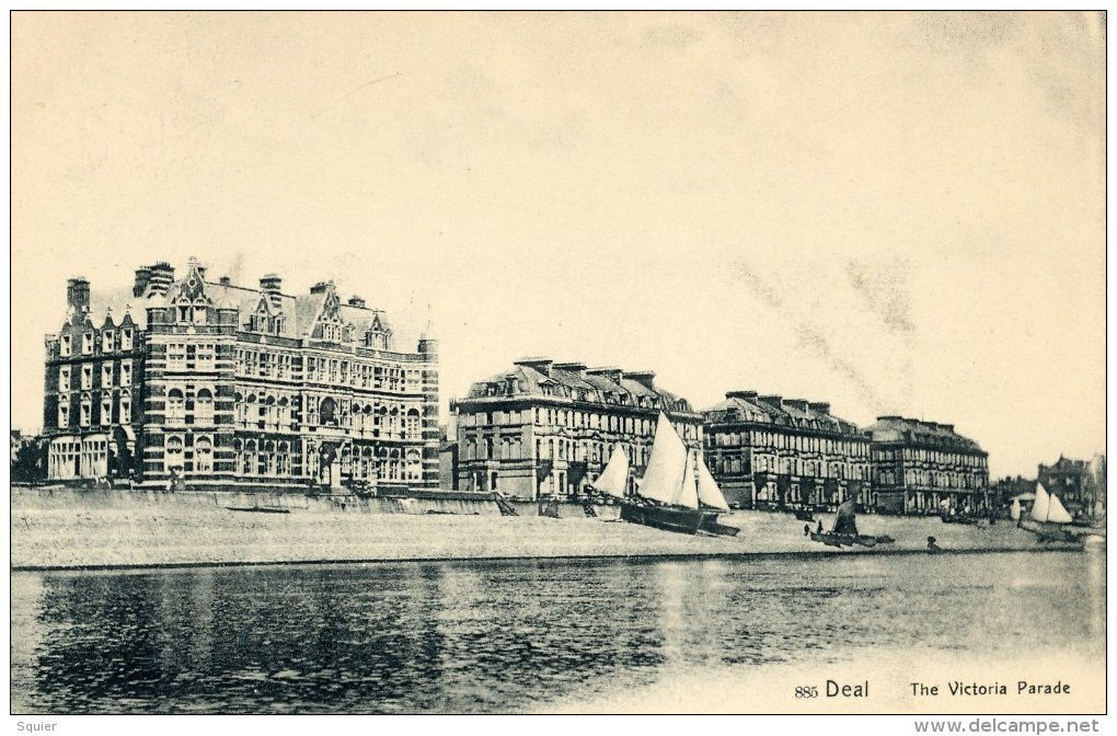 Deal, Victoria Parade, Ships On The Beach - Sonstige & Ohne Zuordnung