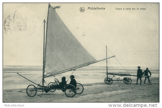 BELGIQUE MIDDELKERKE / Chars à Voile Sur La Plage / - Middelkerke