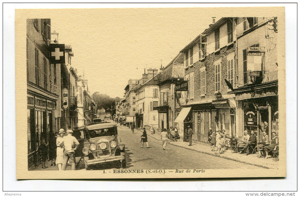 CPA  91  :  ESSONNES   Rue De Paris   Animée        A    VOIR  !!! - Essonnes