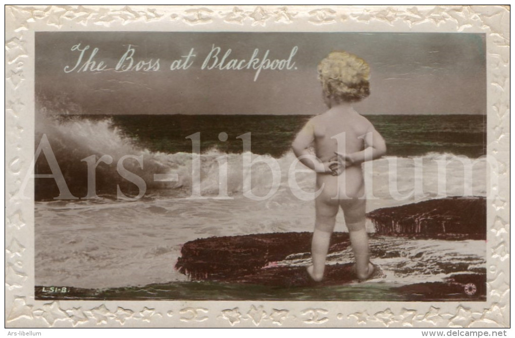 Postcard / CP / Postkaart / Bébé / Baby / The Boss At Blackpool / England / Rotary Photo / L. SI. B. / 1920 - Greetings From...