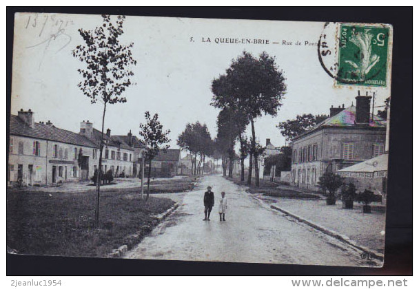 LA QUEUE EN BRIE - La Queue En Brie