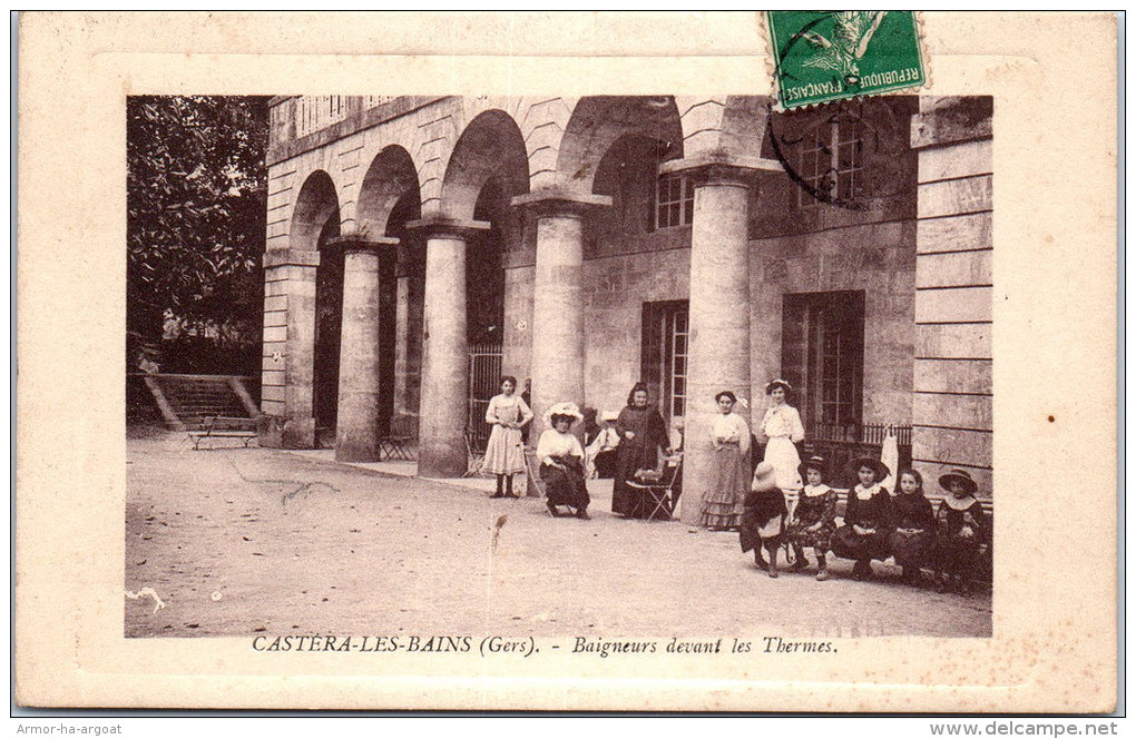 32 CASTERA LES BAINS - Baigneurs Devant Les Thermes - Castera