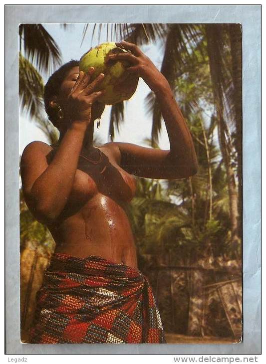 CPM - Togo Pays De Traditions - Jeune Femme - Togo