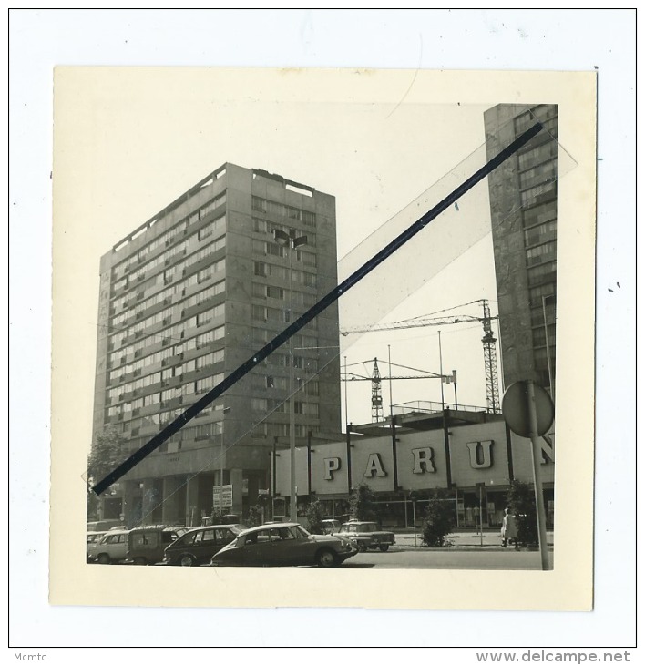 Photo :   écrit  Verso :   Montreuil - Croix De Chavaux -   Citroën DS - Montreuil