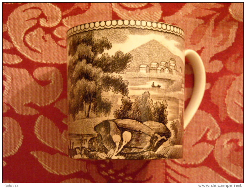 Rare Tasse Creil , Marque En Creux , Première Moitié XIXe - Creil Montereau (FRA)