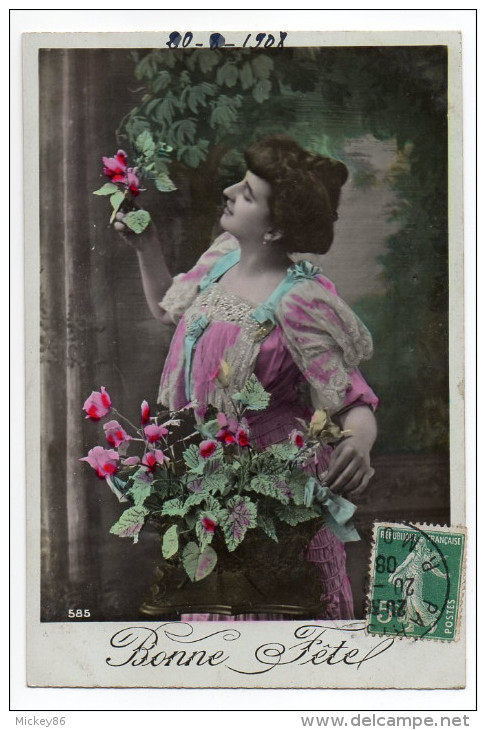 Femme--1908--Portrait De Femme Avec Fleurs Et Jolie Robe "Bonne Fête " N° 585 éd ???? - Femmes