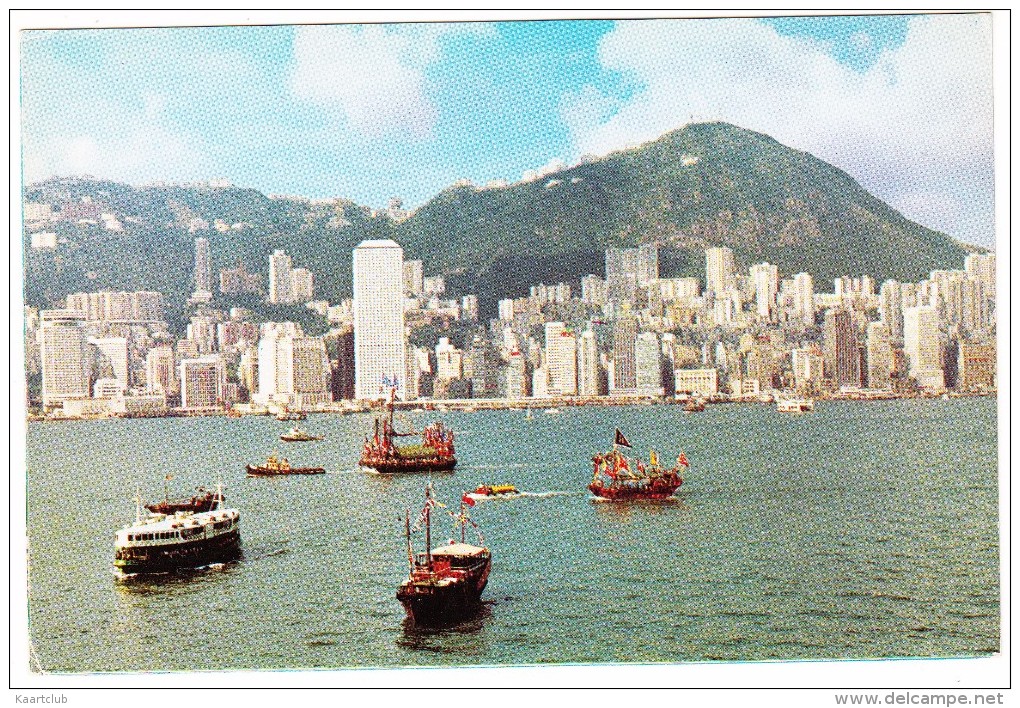 Hong Kong : Central District: Ferry-boat & Fishing Junks - China (Hongkong)