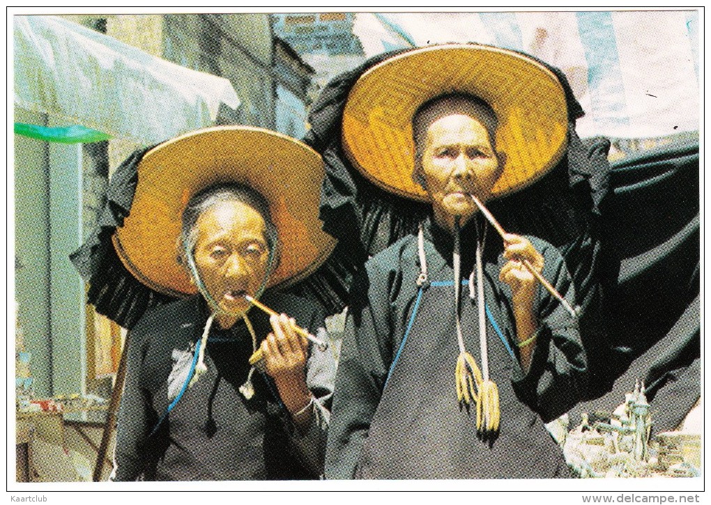 Hong Kong  : Old Women Smoking Pipes - China (Hongkong)