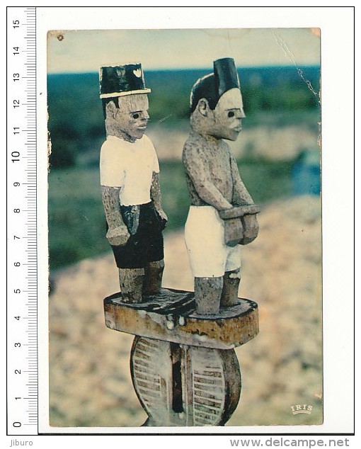 Art Mahafaly Madagascar - Police Voleur / Sculpture Gendarme Menottes // 2/402 - Madagascar