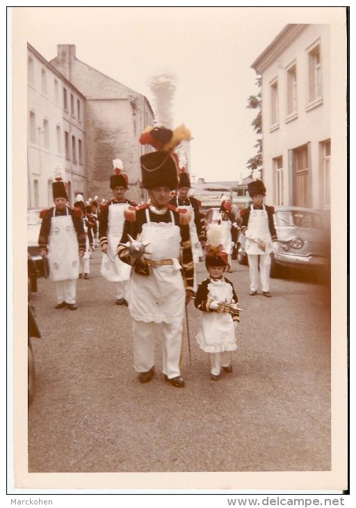 FOSSES-LA-VILLE (5070) : Marche De Saint-Feuillien - Carte-photo Unique, Prise En 1961. Très Rare. - Fosses-la-Ville