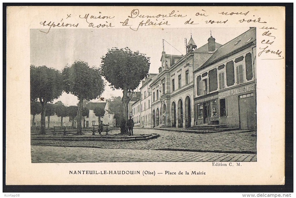 NANTEUIL - Le - HAUDOUIN . Place De La Mairie . - Nanteuil-le-Haudouin