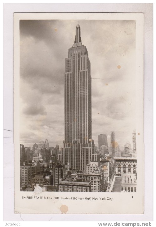 CPM PHOTO EMPIRE STAE BUILDING En 1946!! (voir Timbre)) - Empire State Building