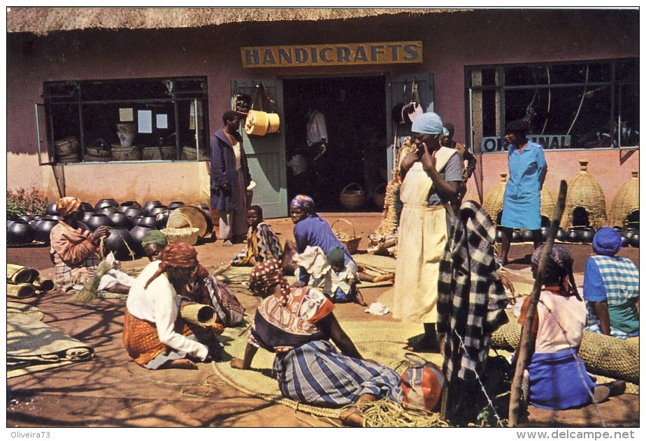 SWAZILAND, Buying In Day At Handicraft Market, MANZINI, 2 Scans - Swaziland