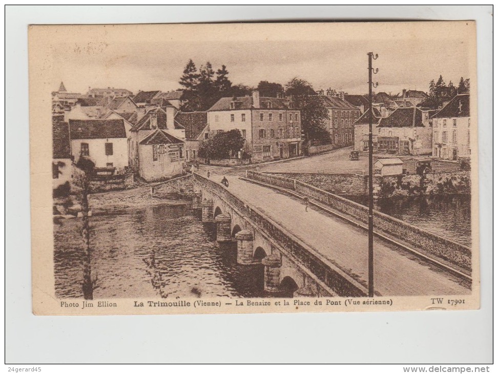 CPSM LA TRIMOUILLE (Vienne) - La Benaize Et La Place Du Pont Vue Aérienne - La Trimouille