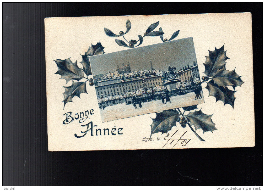 LYON CARTE DE BONNE ANNEE AVEC PLACE BELLECOUR  CIRCULEE 1909 - Autres & Non Classés