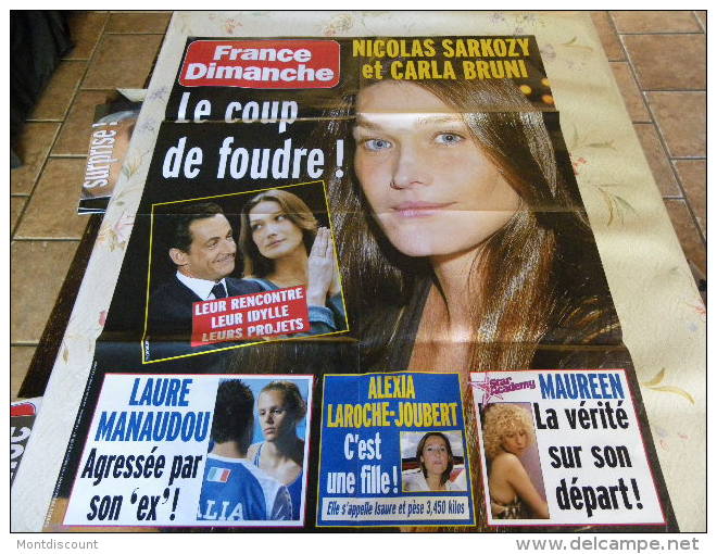 AFFICHE FRANCE DIMANCHE NICOLAS SARKOZY CARLA BRUNI REGARDEZ MES VENTES ! J´EN AI D´AUTRES - Magazines & Catalogs