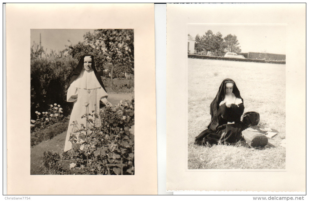 2 Grandes Photos Religieuses En Habit Années 1960 Environr - Personnes Anonymes